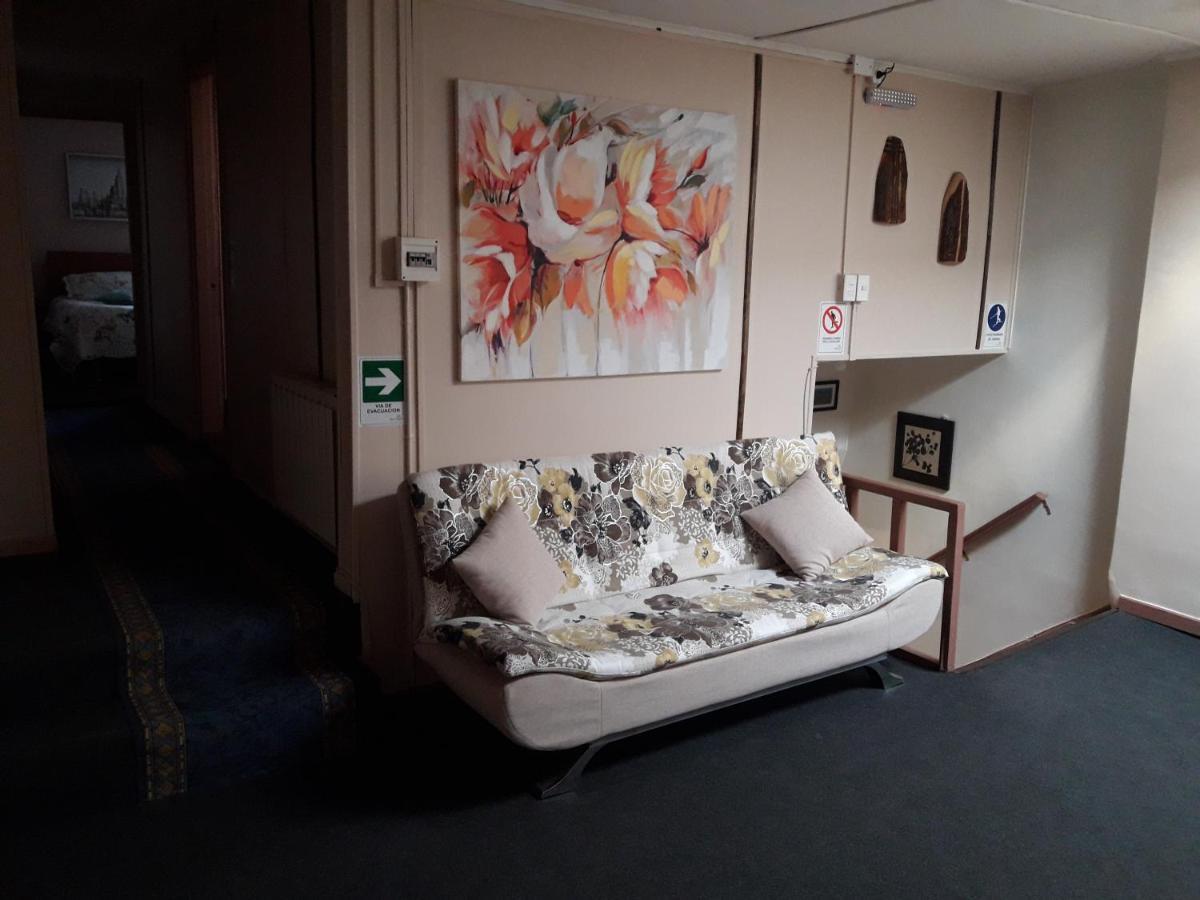 Hostal Torres Del Paine 2 プンタアレナス エクステリア 写真